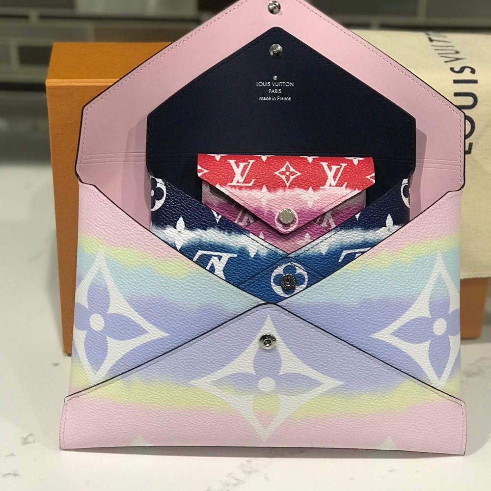 Louis Vuitton ESCALE Pochette Kirigami